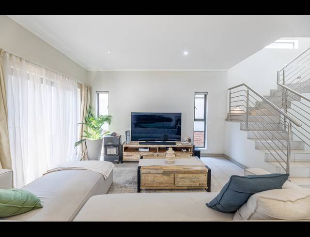 3 BEDROOM HOUSE FOR SALE IN BRYANSTON
